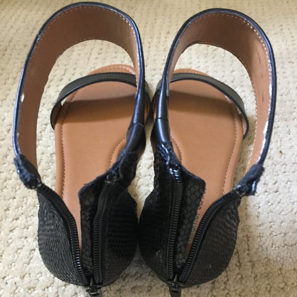 Cosmopolitan Black Faux Snakeskin Ankle Strap Wedge Sandals Size 8 - Picture 2 of 6